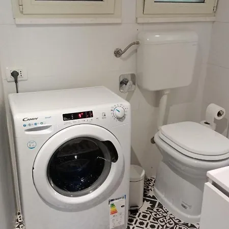 Monolocale Farina アパート カリアリ